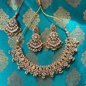 Elegant Gold Jewelry Set for Women
